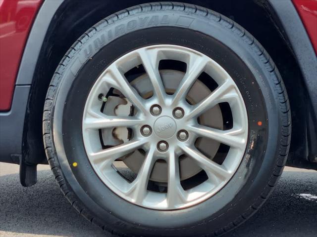 used 2019 Jeep Cherokee car, priced at $15,898