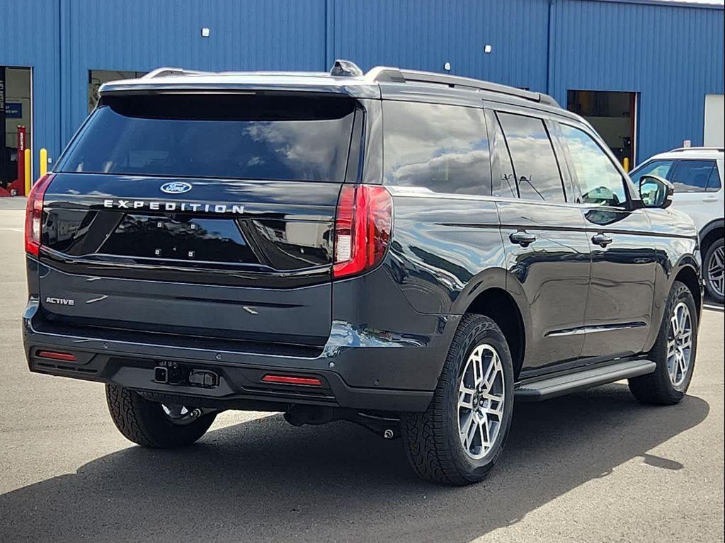 new 2025 Ford Expedition car, priced at $74,675