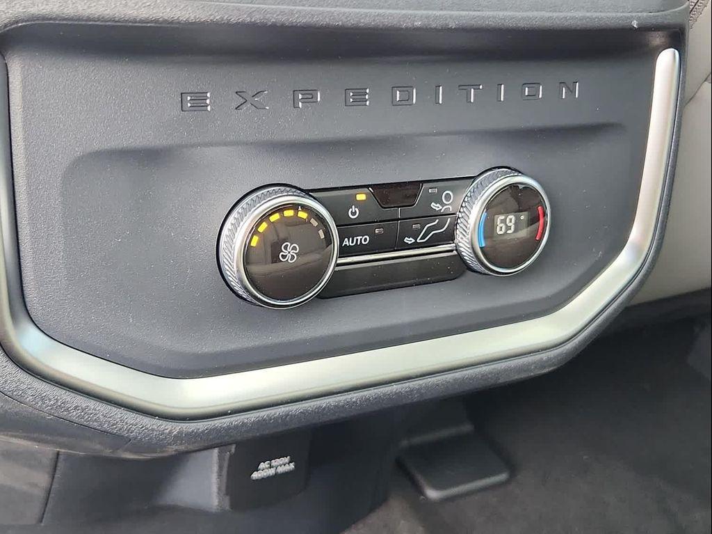 new 2025 Ford Expedition car, priced at $74,675