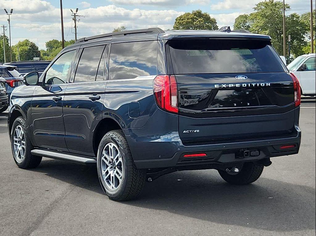 new 2025 Ford Expedition car, priced at $74,675