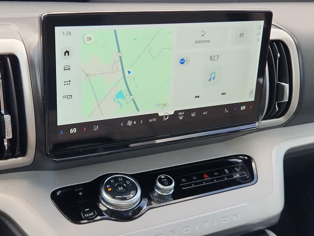 new 2025 Ford Expedition car, priced at $74,675