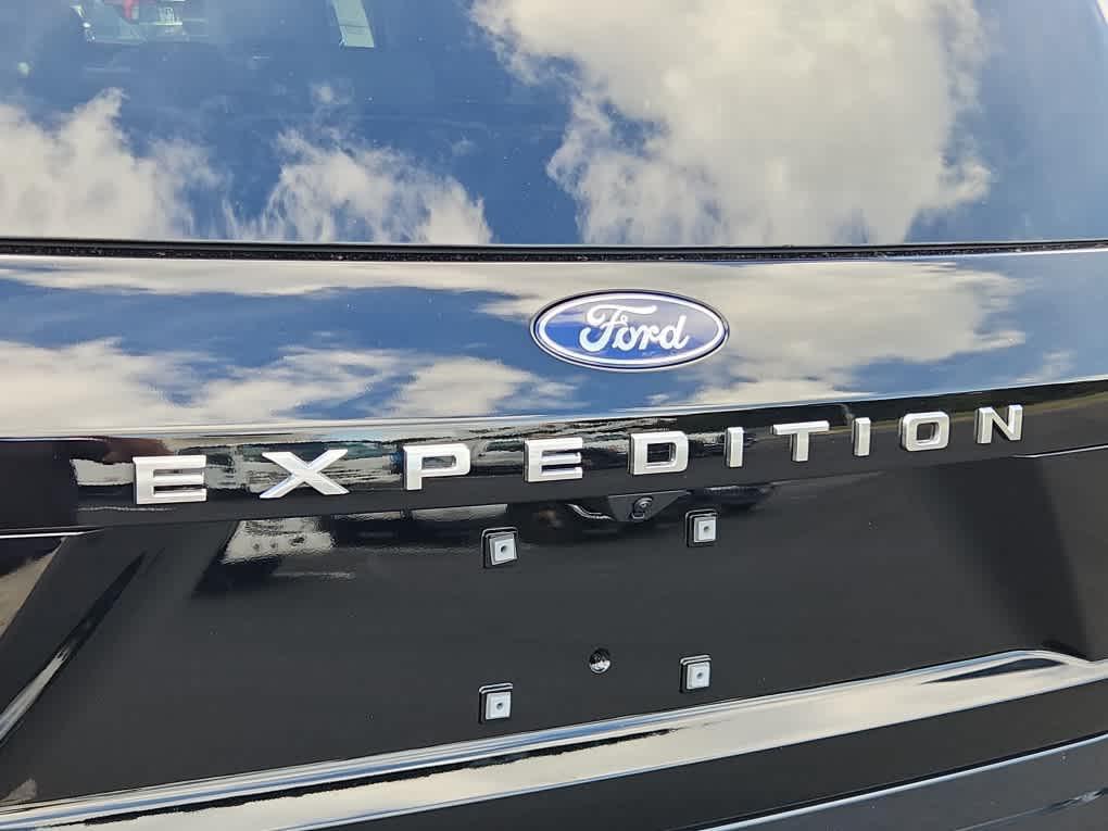 new 2025 Ford Expedition car, priced at $74,675