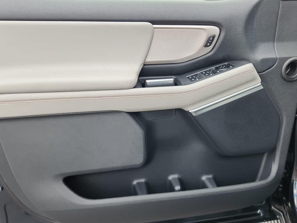 new 2025 Ford Expedition car, priced at $74,675