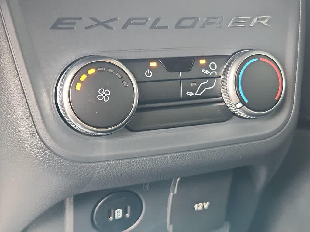 new 2025 Ford Explorer car, priced at $50,220