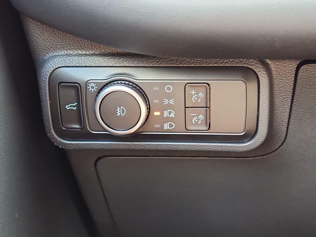 new 2025 Ford Explorer car, priced at $50,220
