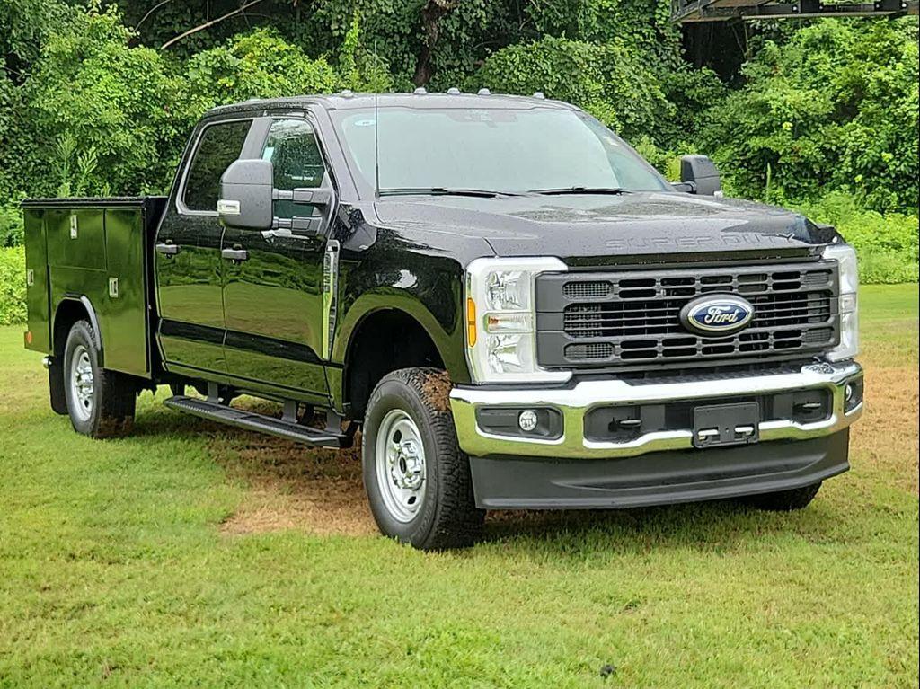 new 2025 Ford F-250 car, priced at $56,400