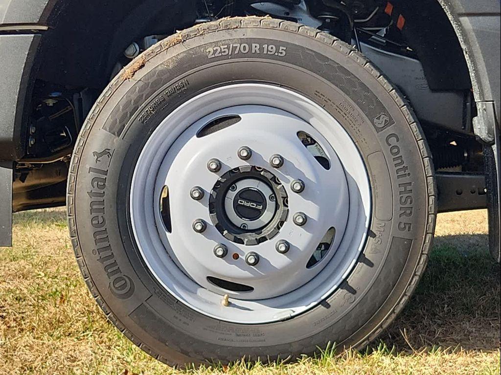 new 2025 Ford F-450 car, priced at $78,140