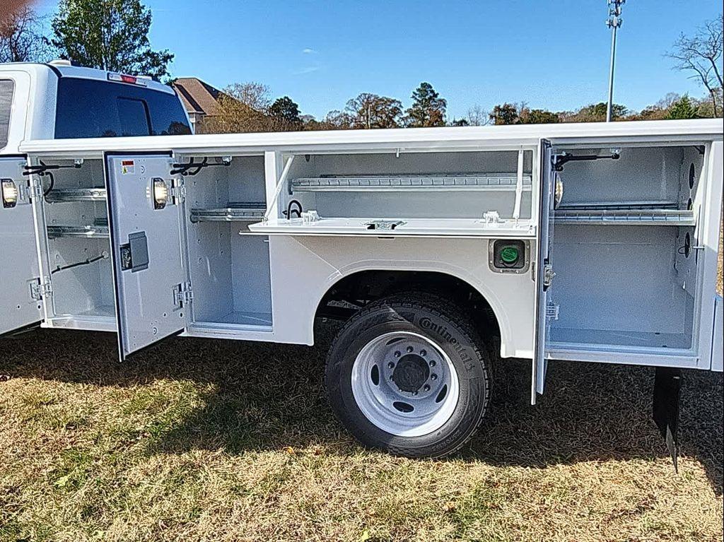 new 2025 Ford F-450 car, priced at $78,140