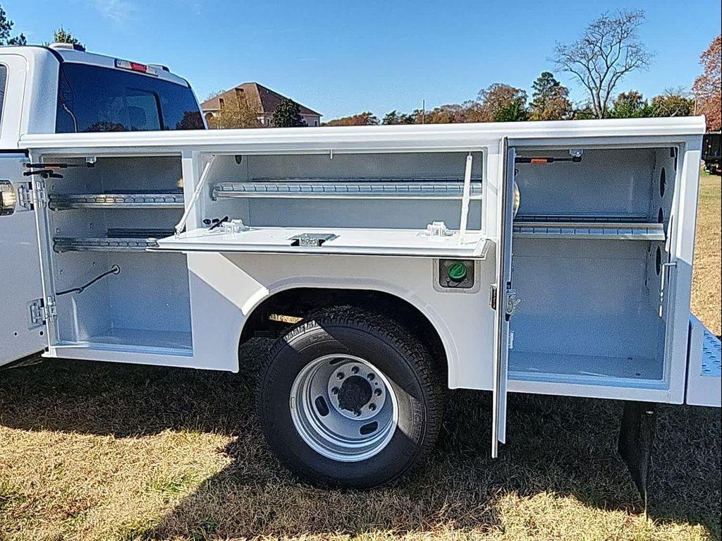 new 2025 Ford F-350 car, priced at $73,525