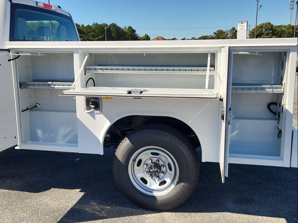 new 2025 Ford F-250 car, priced at $69,575