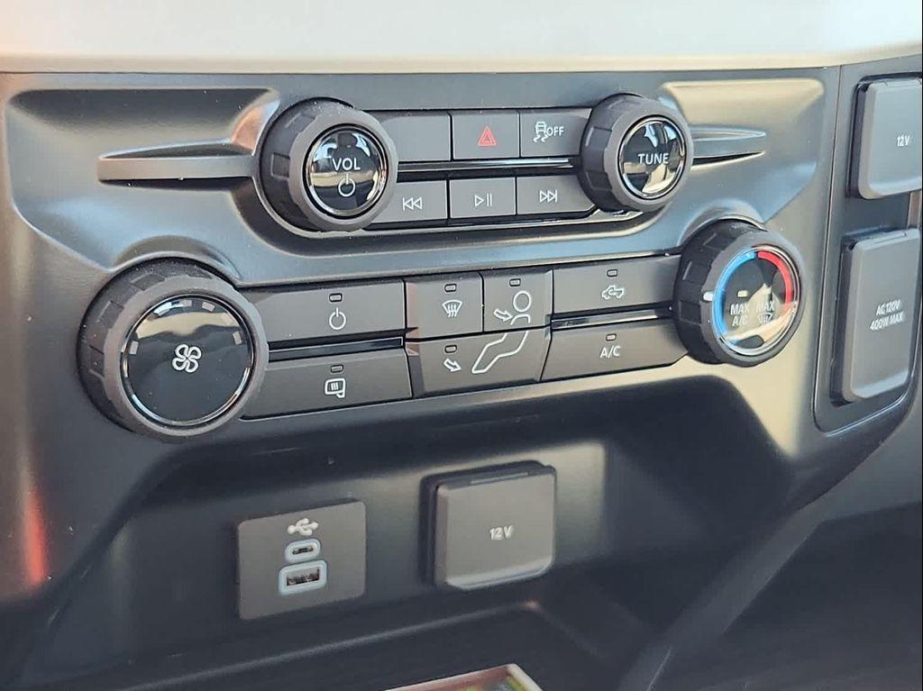 new 2025 Ford F-250 car, priced at $69,575