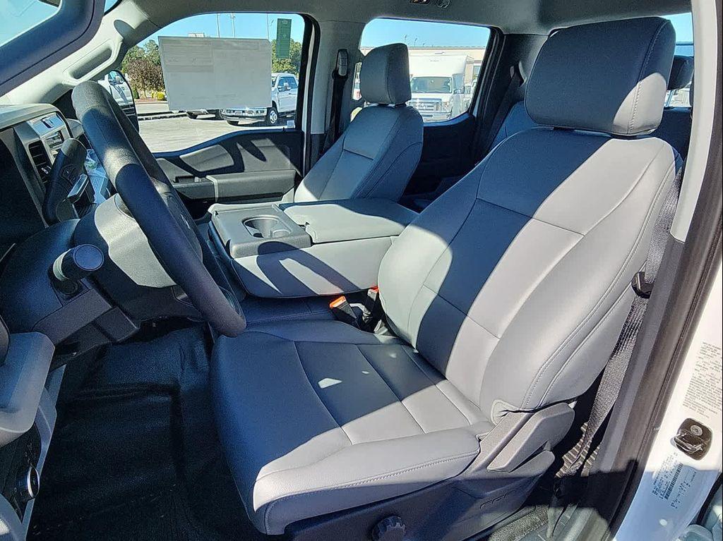 new 2025 Ford F-250 car, priced at $69,575