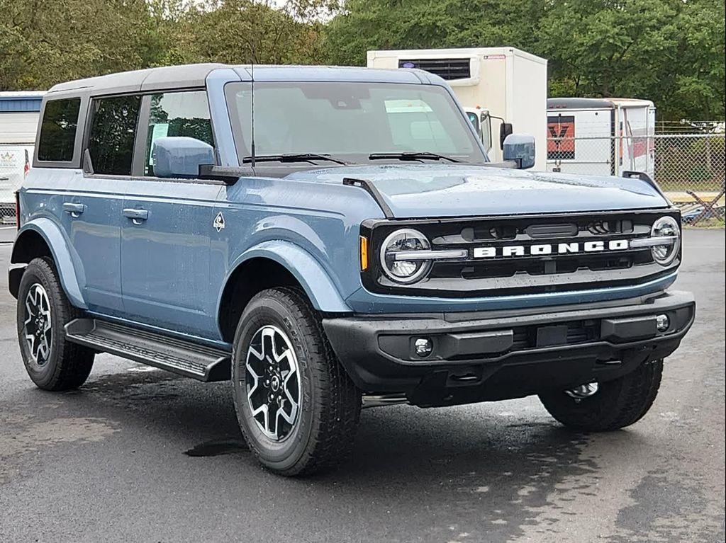 new 2025 Ford Bronco car, priced at $55,365