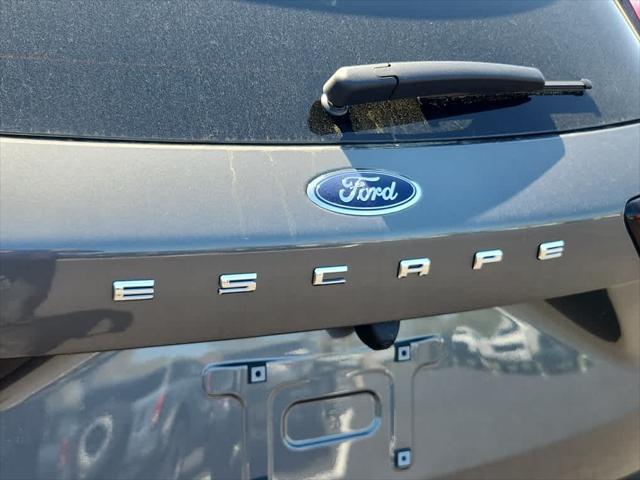 new 2025 Ford Escape car, priced at $28,617