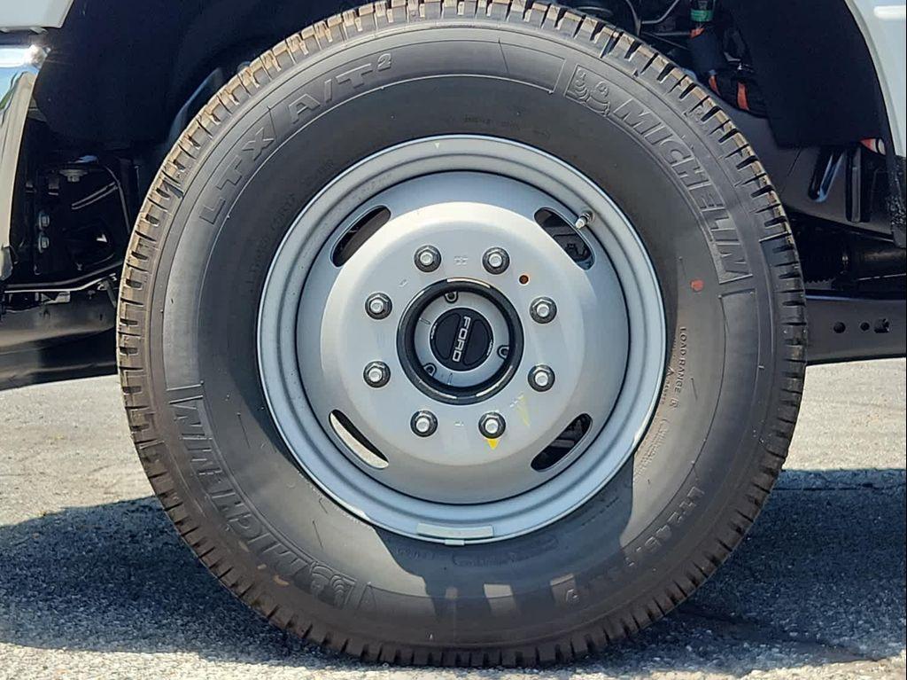 new 2025 Ford F-350 car, priced at $73,525