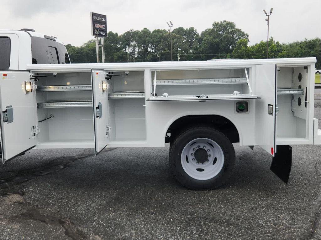 new 2025 Ford F-450 car, priced at $77,455