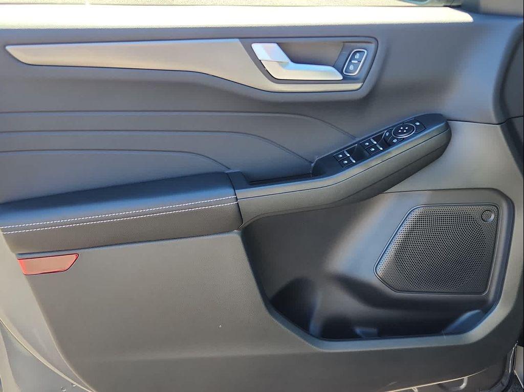 new 2026 Ford Escape PHEV car, priced at $36,315