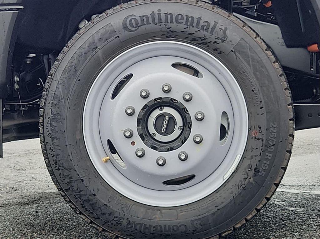 new 2025 Ford F-450 car, priced at $77,455