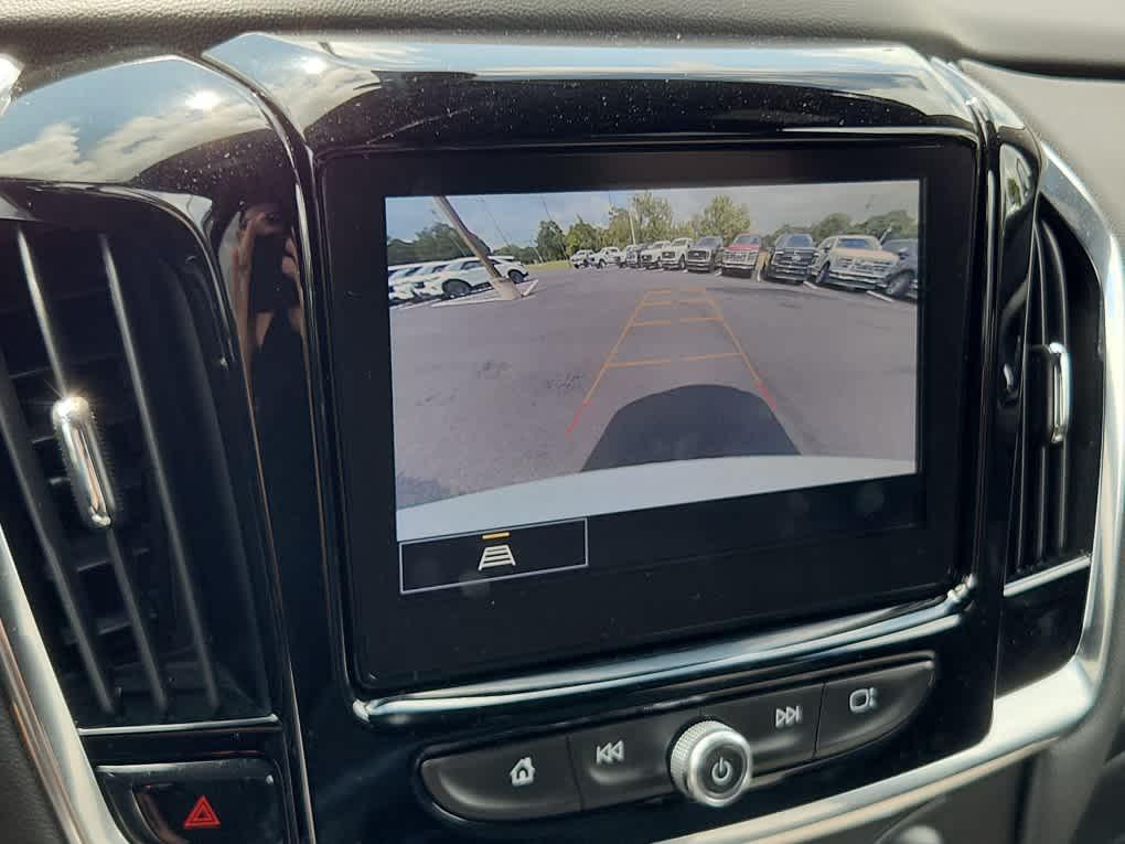 used 2023 Chevrolet Traverse car, priced at $32,800