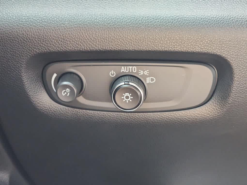 used 2023 Chevrolet Traverse car, priced at $32,800