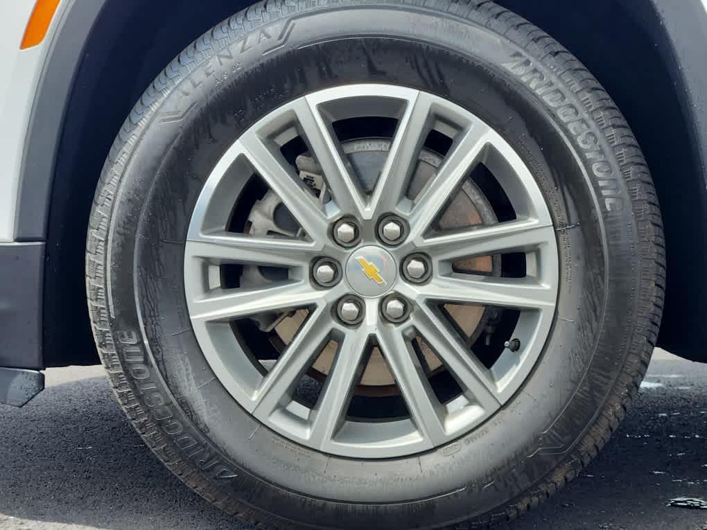 used 2023 Chevrolet Traverse car, priced at $32,800