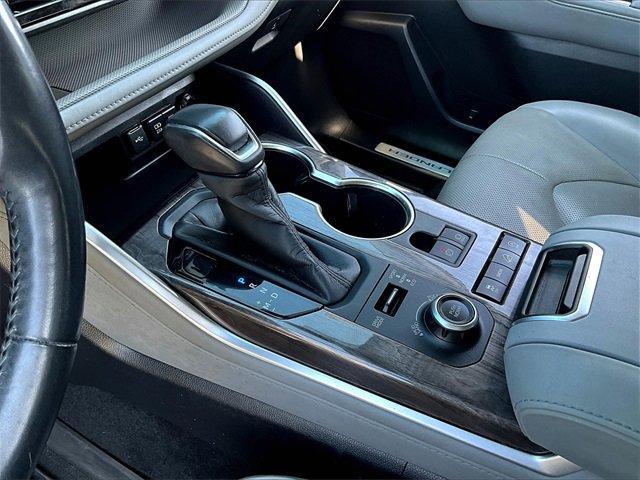 used 2020 Toyota Highlander car, priced at $30,893