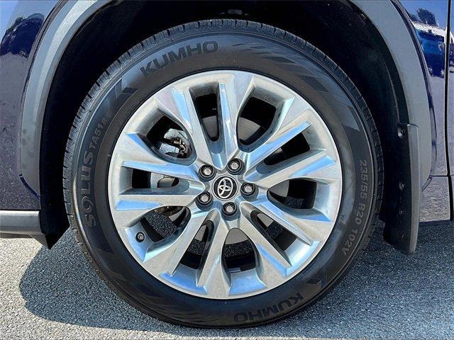 used 2020 Toyota Highlander car, priced at $30,893