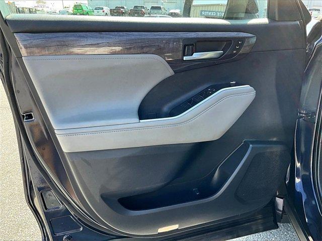 used 2020 Toyota Highlander car, priced at $30,893