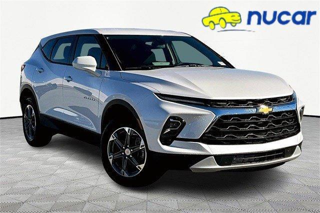 new 2025 Chevrolet Blazer car, priced at $33,330