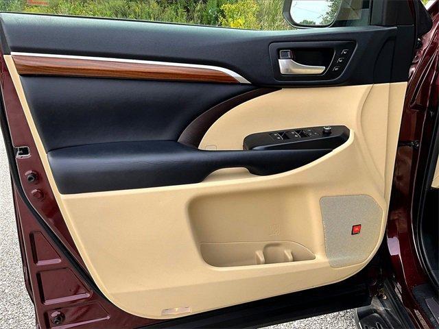 used 2019 Toyota Highlander car, priced at $31,795