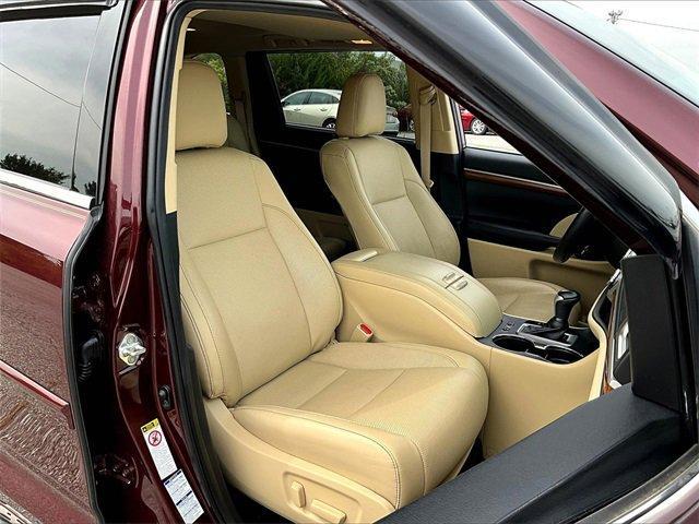 used 2019 Toyota Highlander car, priced at $31,795