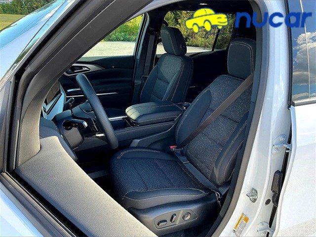 new 2026 Chevrolet Traverse car, priced at $48,009
