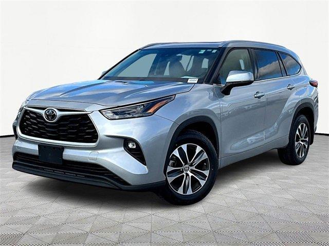 used 2022 Toyota Highlander car, priced at $33,985