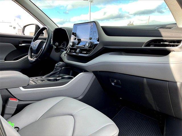 used 2022 Toyota Highlander car, priced at $33,985