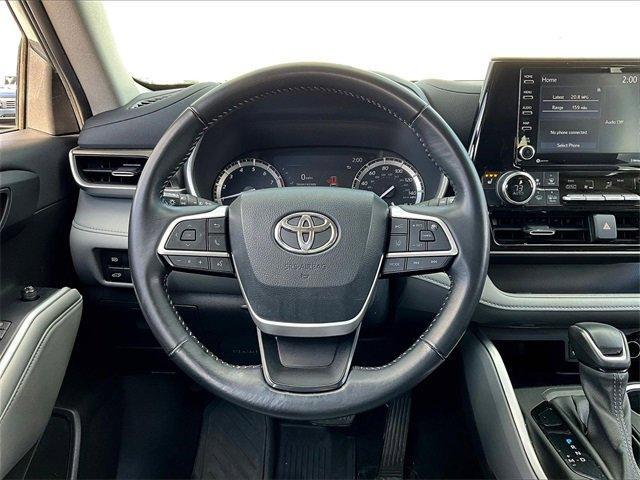 used 2022 Toyota Highlander car, priced at $33,985