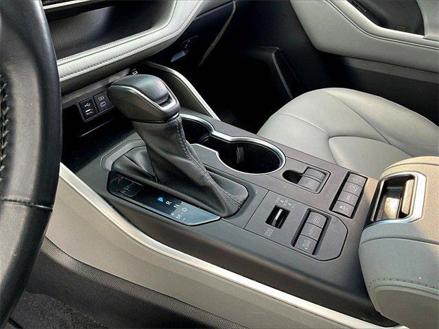 used 2022 Toyota Highlander car, priced at $33,985