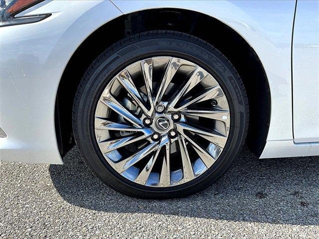 used 2024 Lexus ES 350 car, priced at $48,905