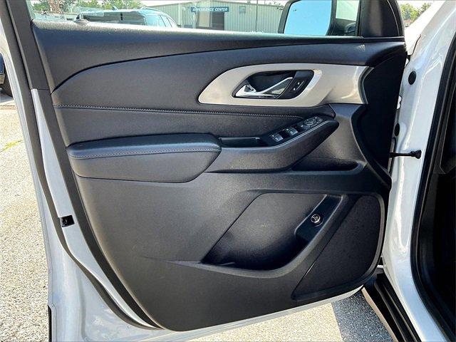 used 2023 Chevrolet Traverse car, priced at $33,314
