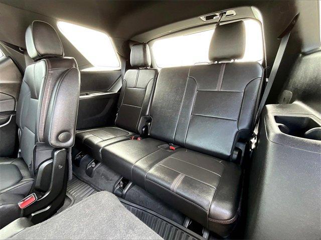 used 2023 Chevrolet Traverse car, priced at $36,292
