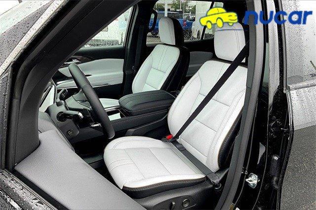 new 2025 Chevrolet Traverse car, priced at $58,645