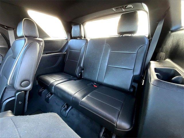 used 2023 Chevrolet Traverse car, priced at $33,248