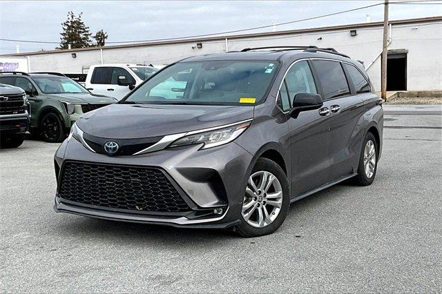 used 2022 Toyota Sienna car, priced at $43,989