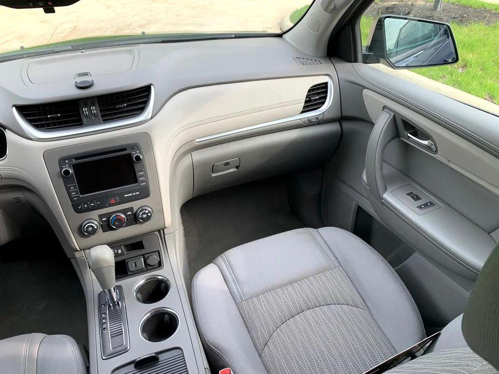 used 2015 Chevrolet Traverse car, priced at $5,700
