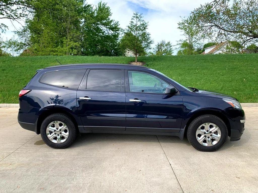 used 2015 Chevrolet Traverse car, priced at $5,700