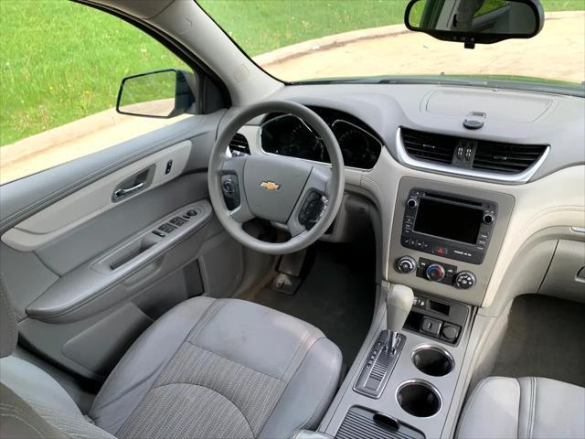 used 2015 Chevrolet Traverse car, priced at $7,500
