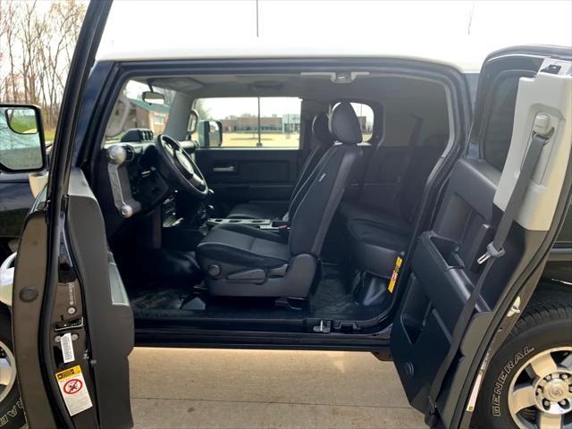 used 2008 Toyota FJ Cruiser car, priced at $11,950