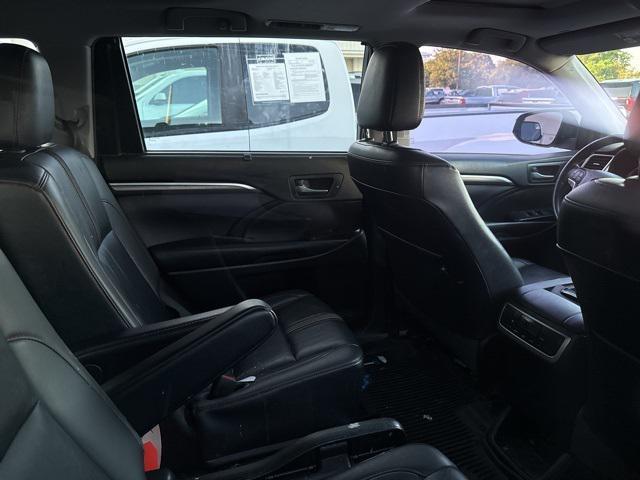 used 2019 Toyota Highlander car, priced at $23,645