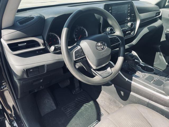 used 2022 Toyota Highlander car, priced at $34,371