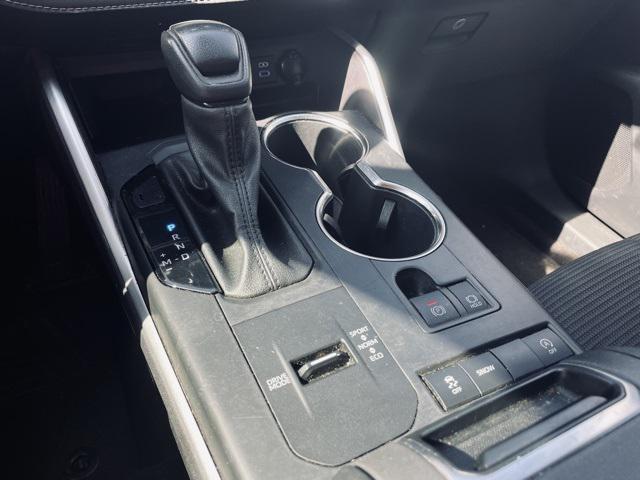 used 2022 Toyota Highlander car, priced at $34,371