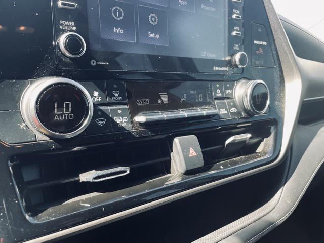 used 2022 Toyota Highlander car, priced at $34,371
